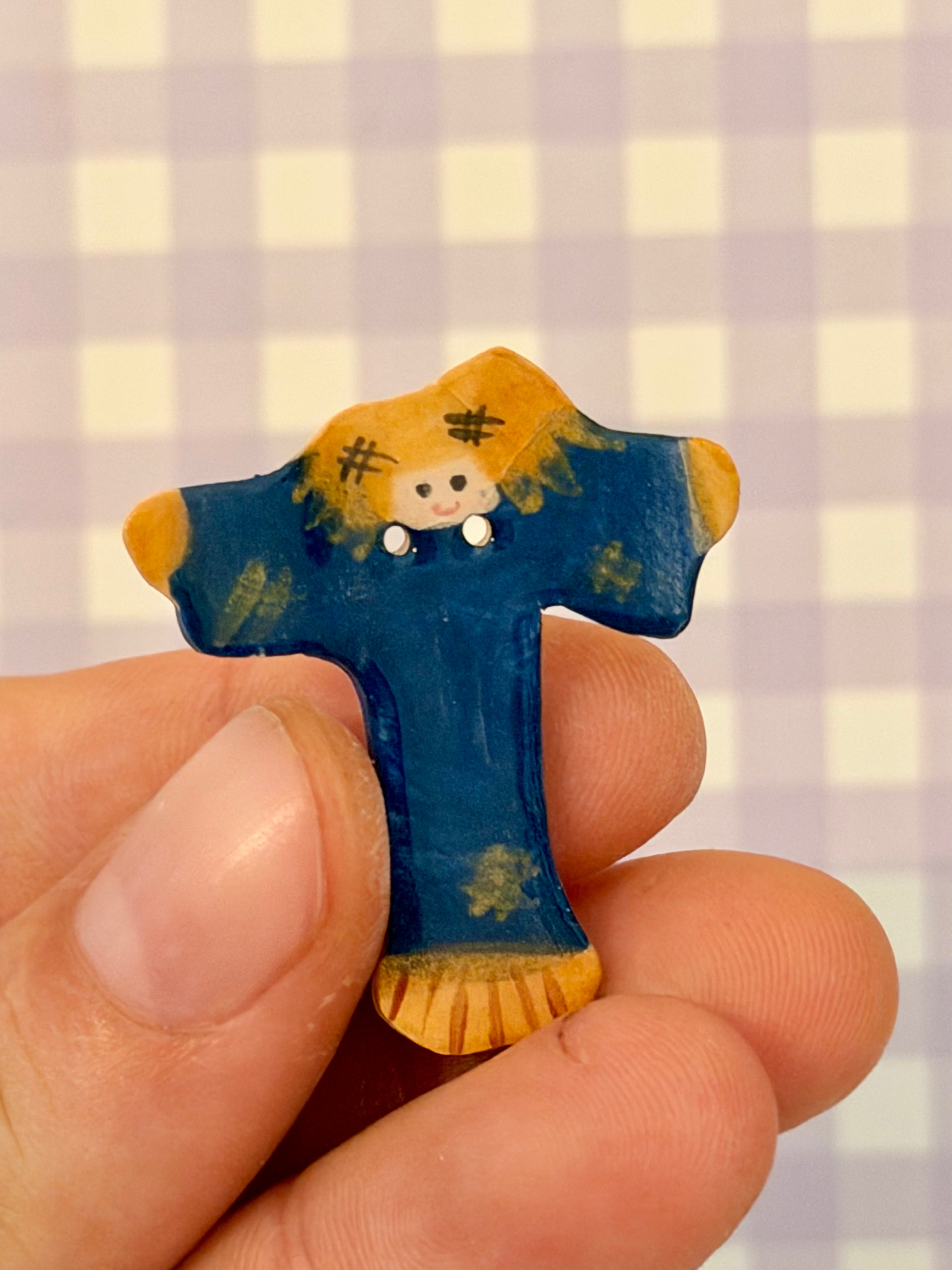 Handmade Ceramic Button for Cross Stitch – Scarecrow