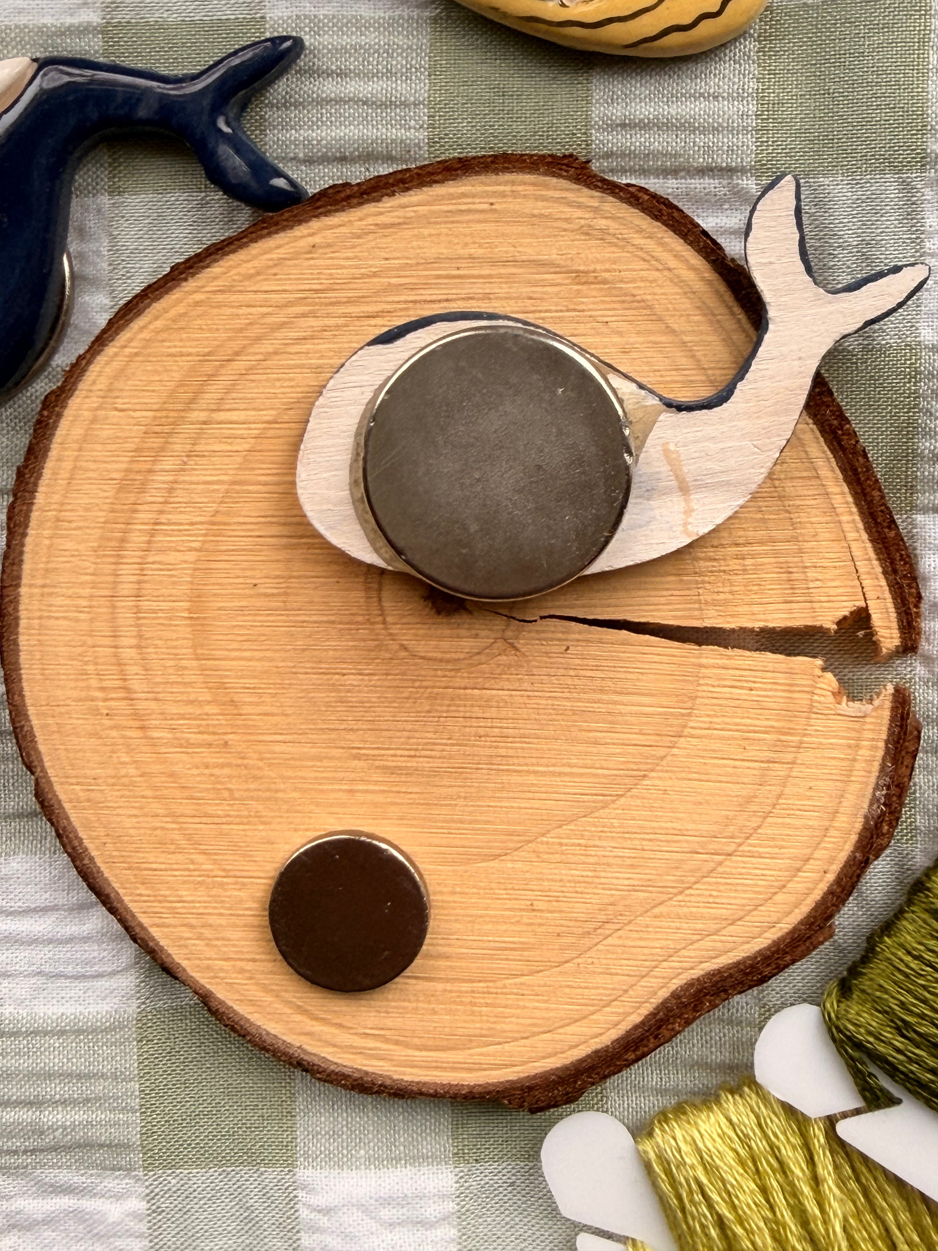 Handmade Ceramic Needle Minder – Dark Blue Wheal