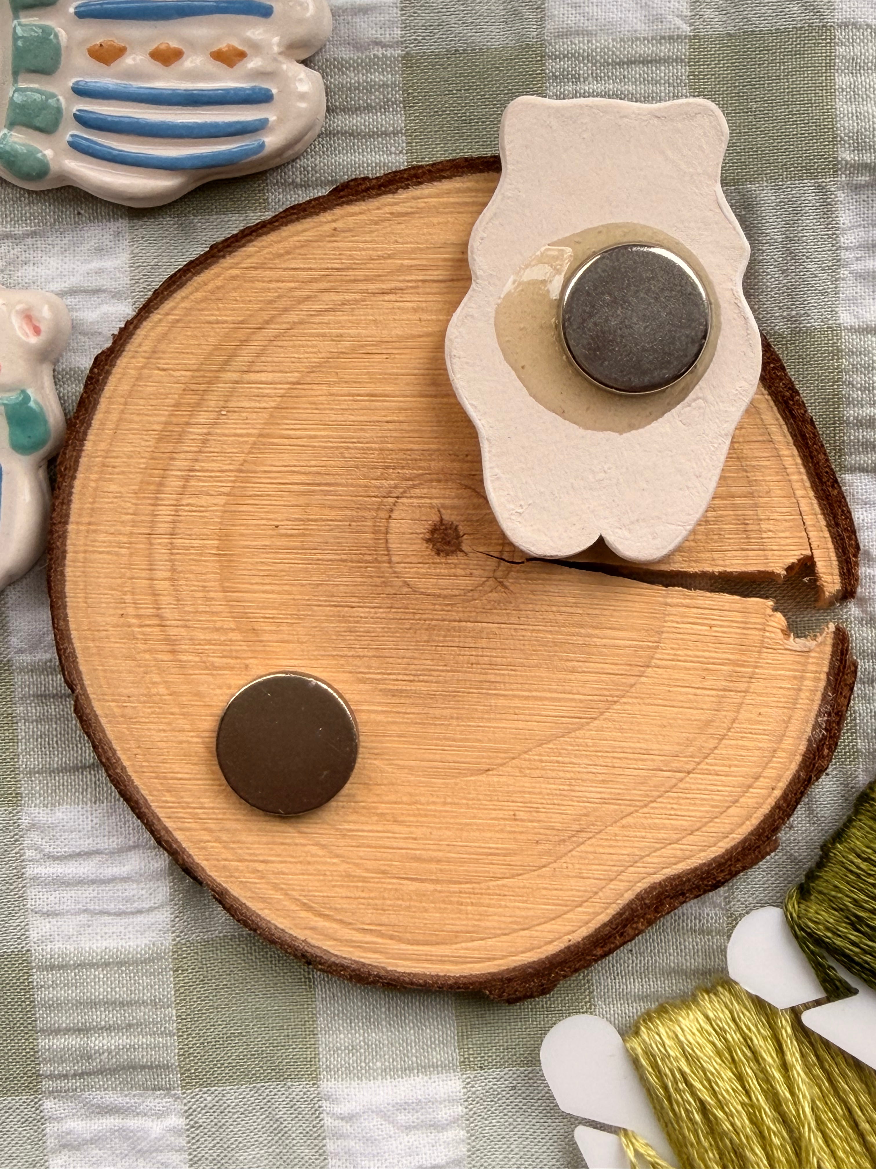 Handmade Ceramic Needle Minder – White Circuses Bear
