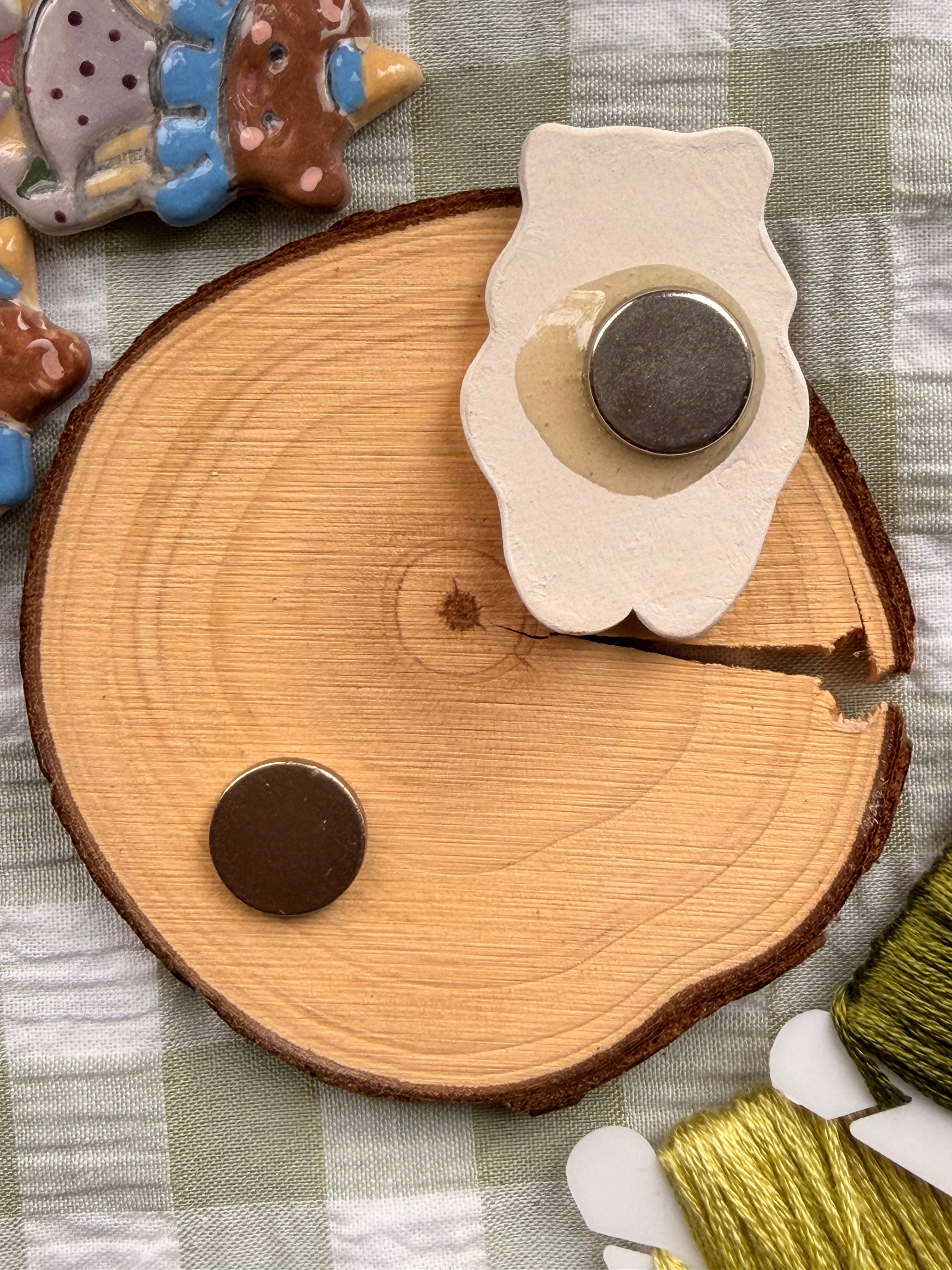 Handmade Ceramic Needle Minder – Dark Brown Circuses Bear