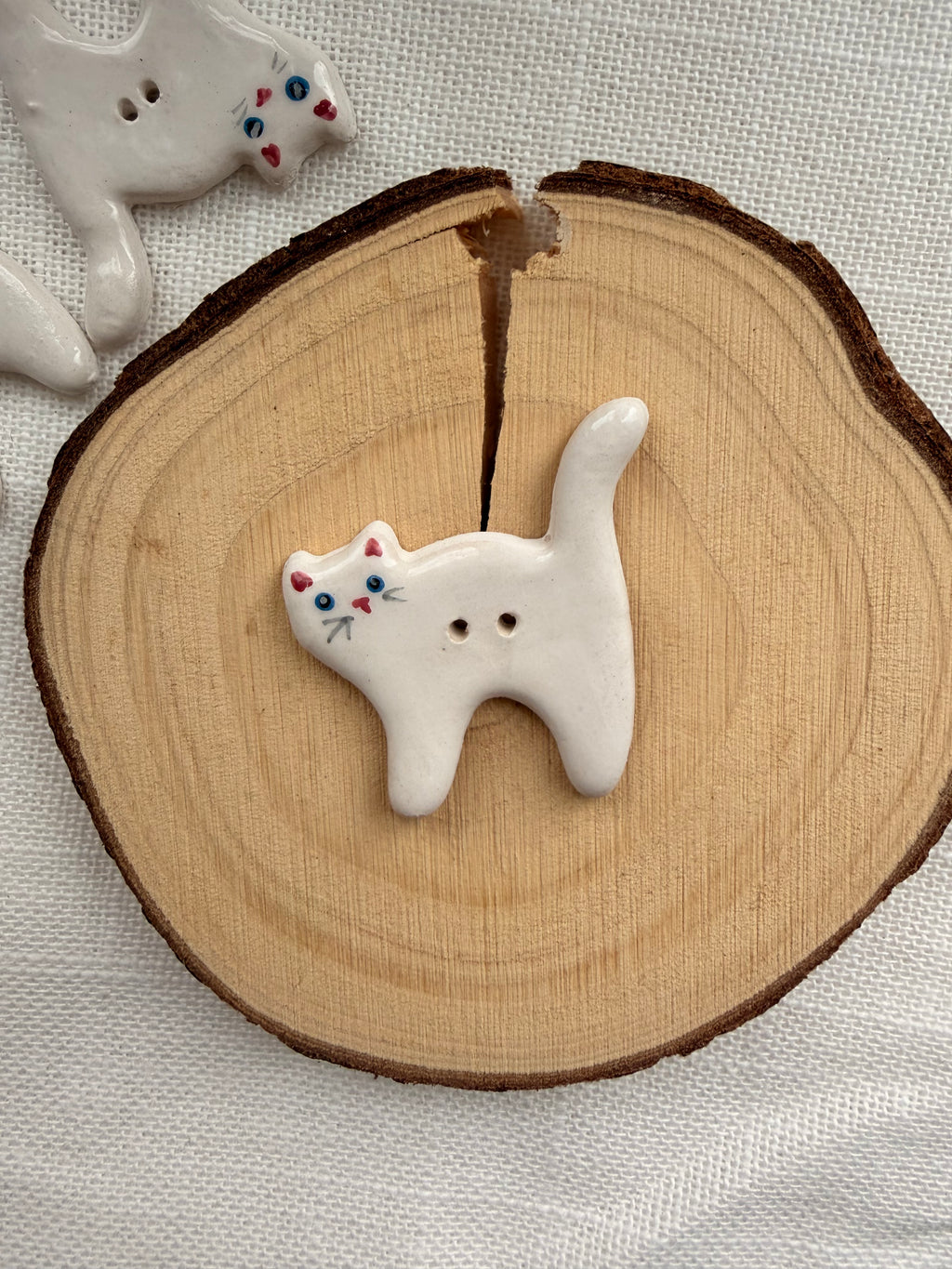 Handmade Ceramic White Cat Button – Hand-Painted Sewing Embellishment
