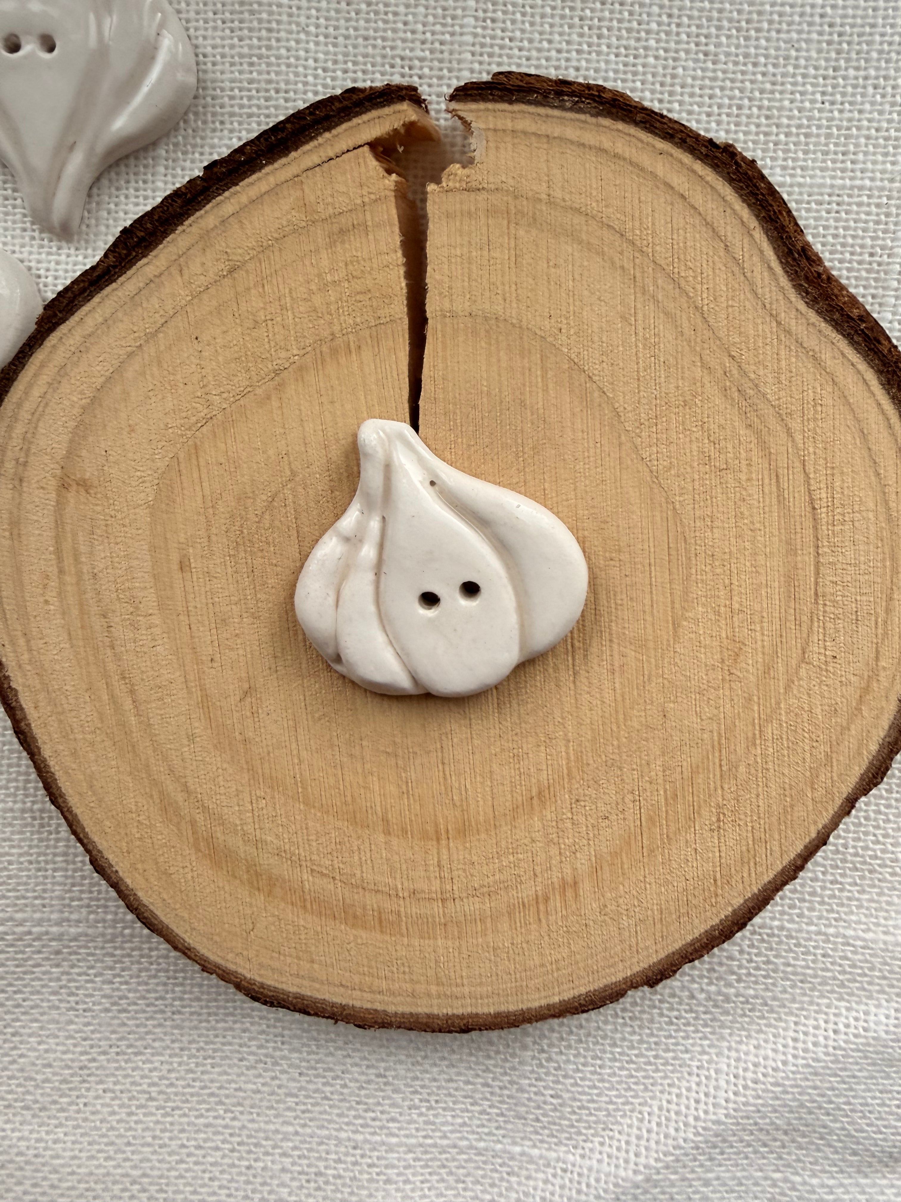 Handmade Ceramic Garlic Button – Hand-Painted Sewing Embellishment