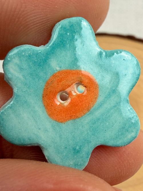 Handmade Ceramic Blue Flower Button – Hand-Painted Sewing Embellishment