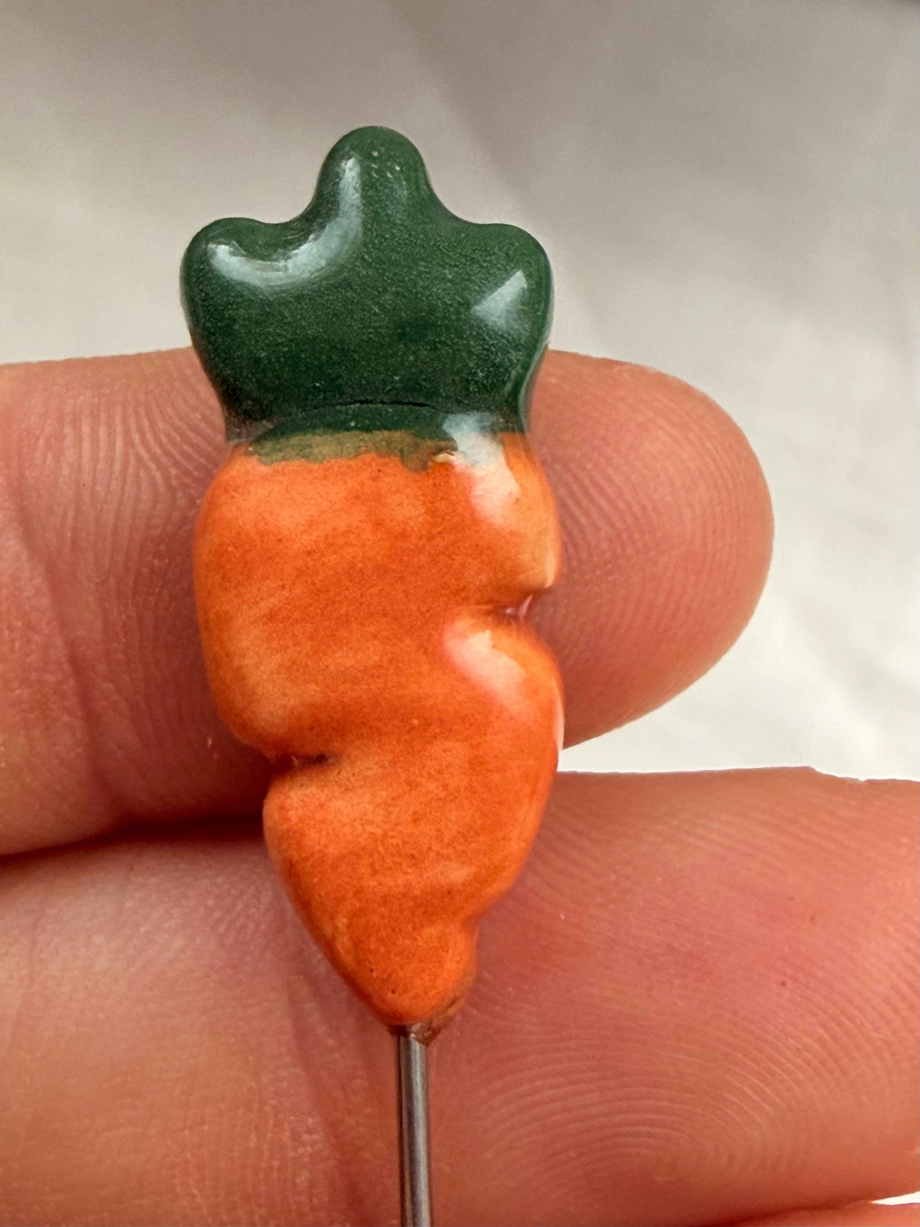 Handmade Ceramic Stitch Marker Pin with Protective Stopper - Carrot
